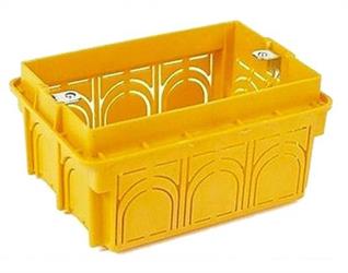 SCATOLA INCASSO 4 POSTI IP40